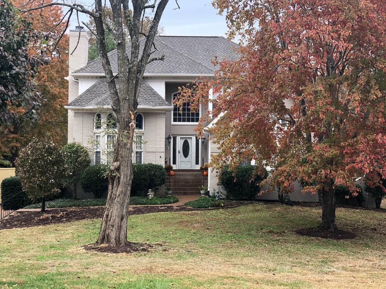 1508 Pear Tree Cir - Photo 1