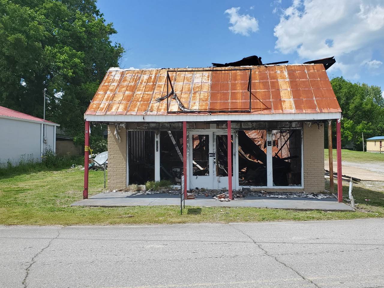 172 Railroad St - Photo 1