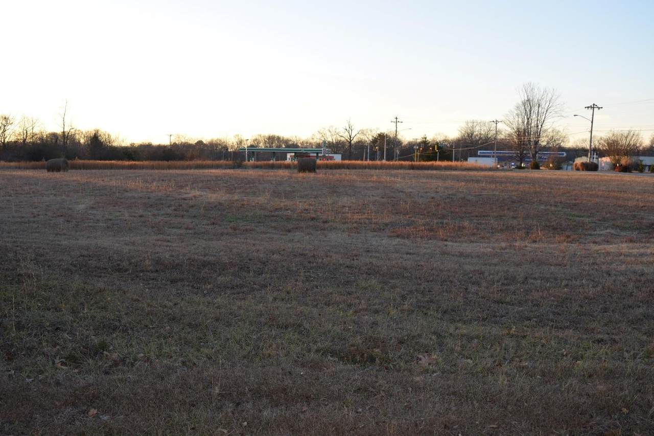 970 Oak Dr. - Photo 1