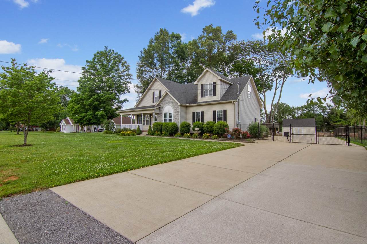 431 Conhocken Ct - Photo 1