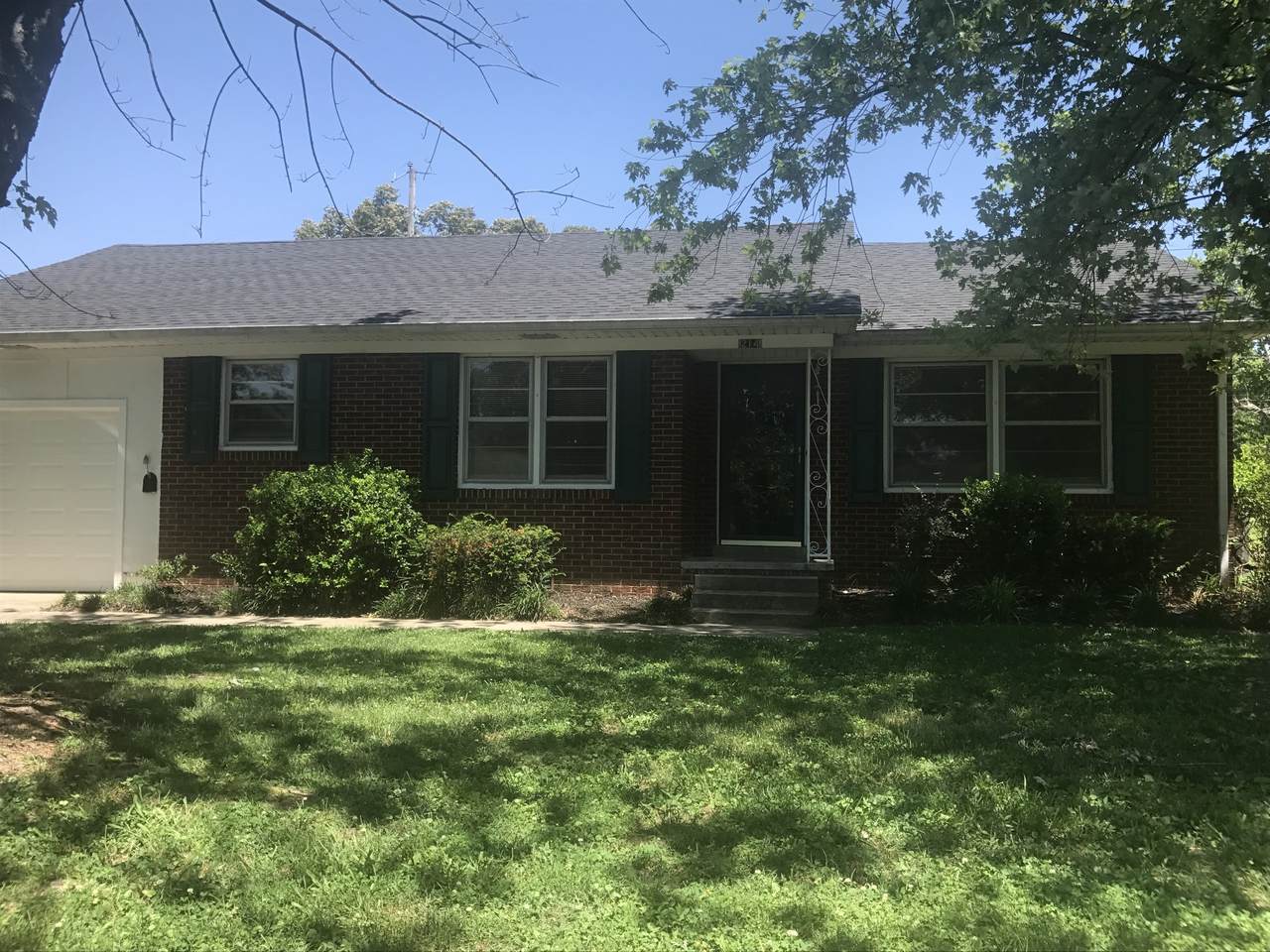 214 Clayton St - Photo 1