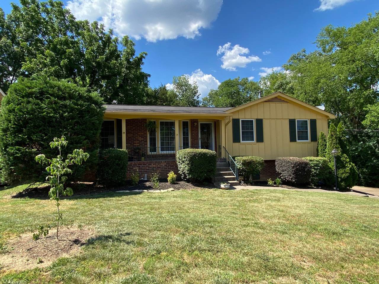 2608 Timberland Dr - Photo 1