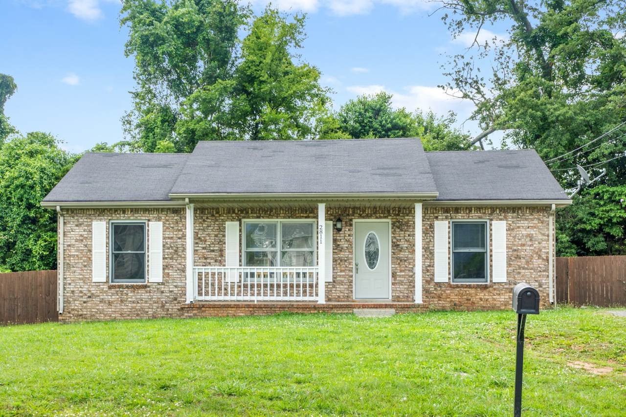 2811 Teakwood Dr - Photo 1