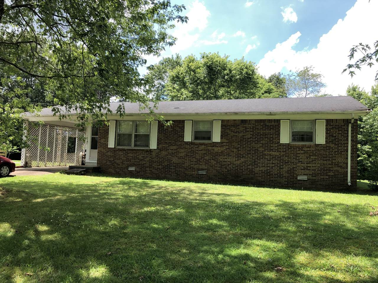 613 Brenda Ave - Photo 1