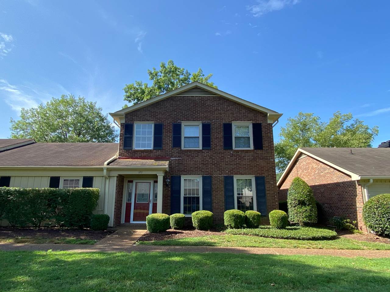 171 Boxwood Dr - Photo 1