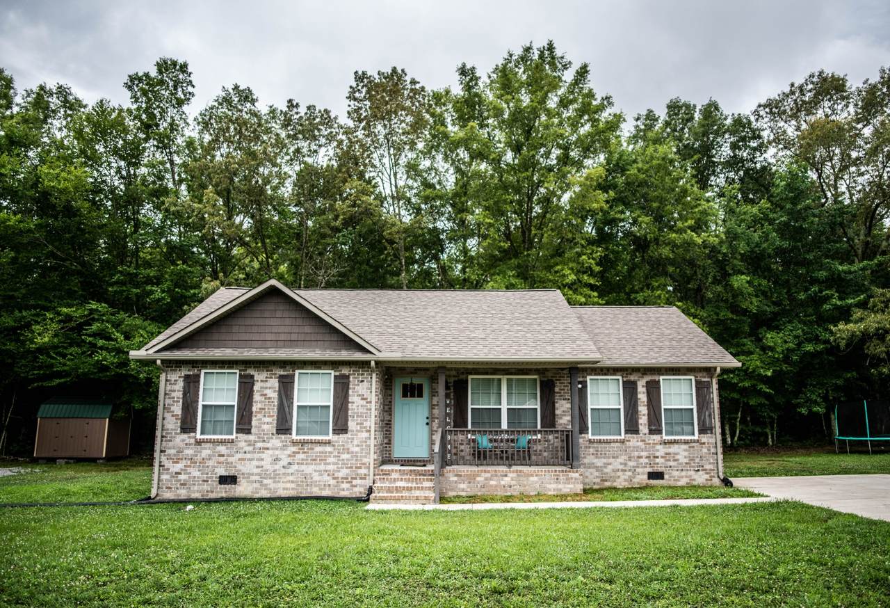 135 Evergreen Ln - Photo 1