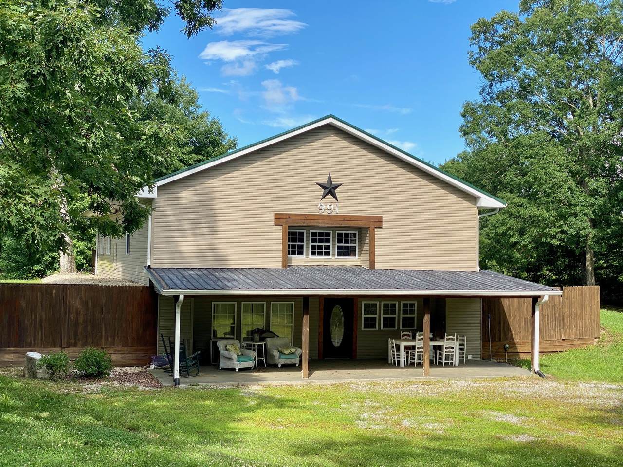 991 Eaglesnest Rd - Photo 1
