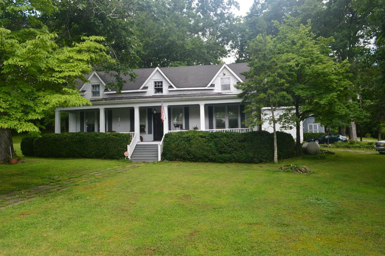 135 Oak St - Photo 1