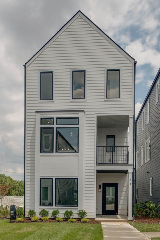 221 Sterling Point Circle - Photo 1