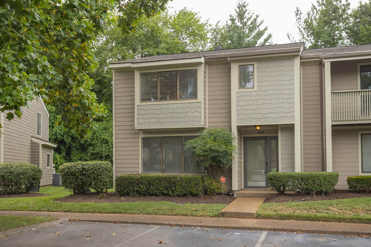 706 Barlin Ct - Photo 1