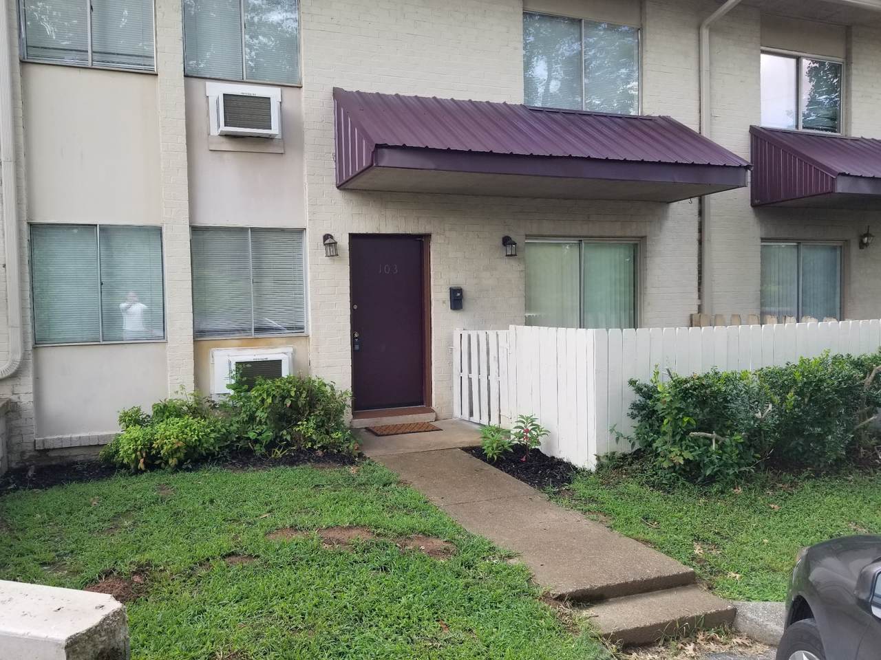 550 Harding Pl - Photo 1
