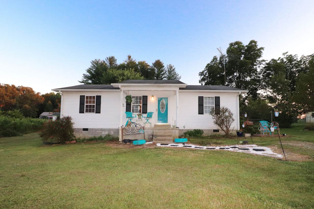 586 Hidden Valley Cir - Photo 1
