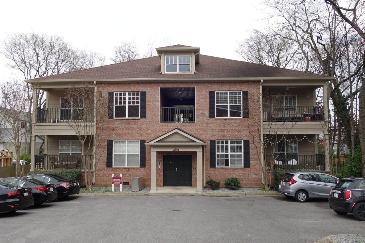 2304 Elliott Ave - Photo 1