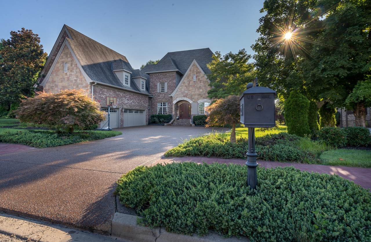 907 John Armfield Ct - Photo 1