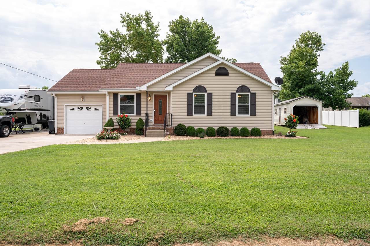 1015 Sunday Silence Dr - Photo 1