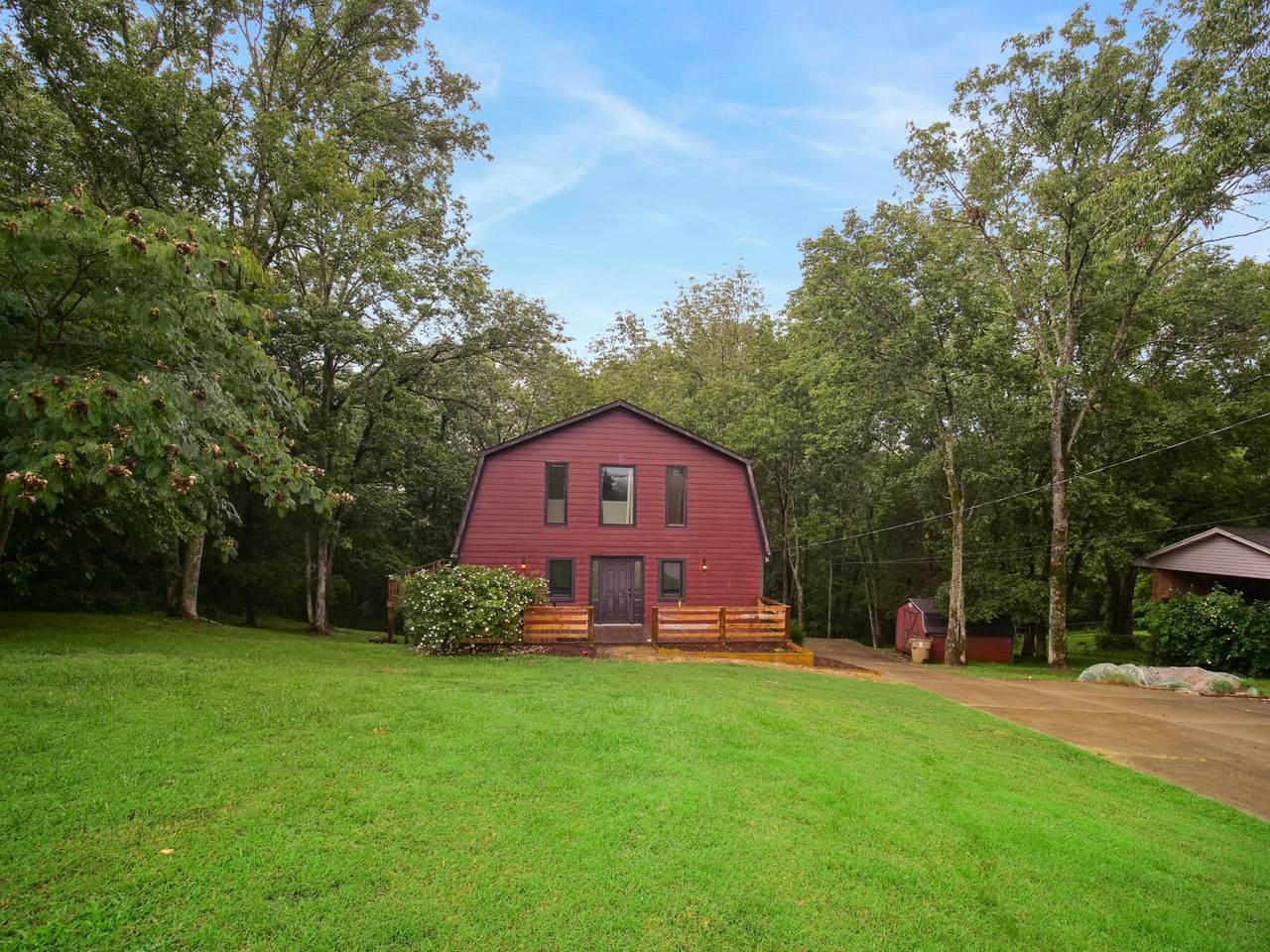 211 Engel Ave - Photo 1