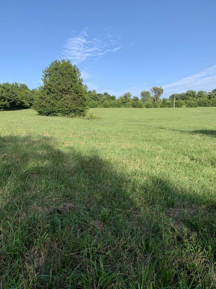 1422 Globe Rd - Photo 1
