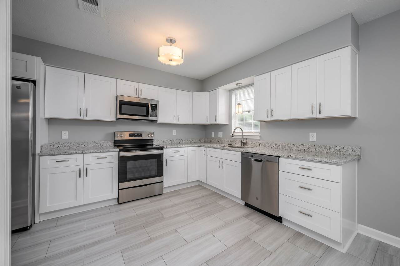 53 Rolling Meadows Dr - Photo 1