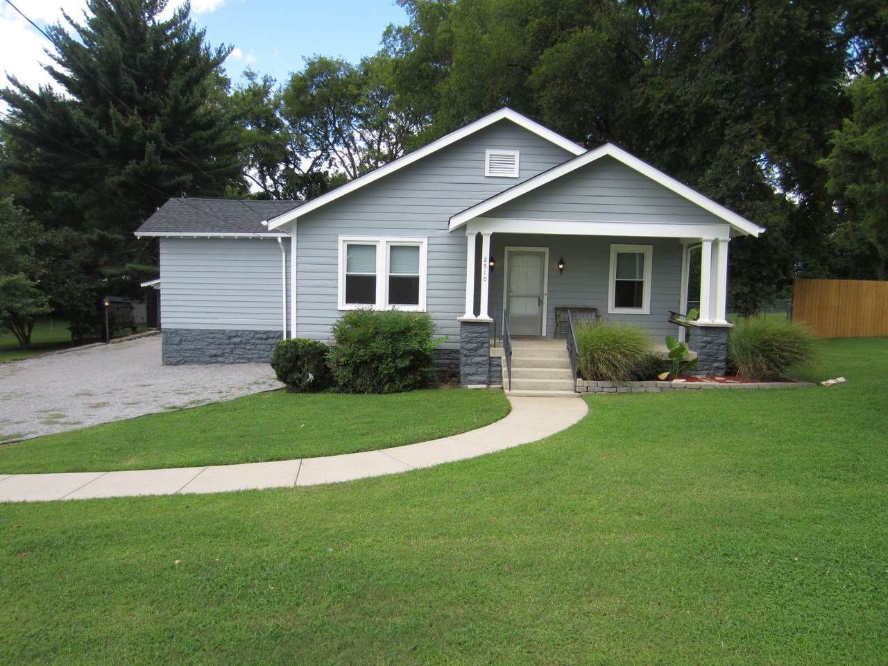 2510 Park Dr - Photo 1