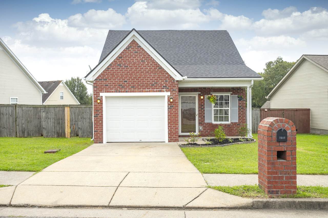 7547 W Winchester Dr - Photo 1