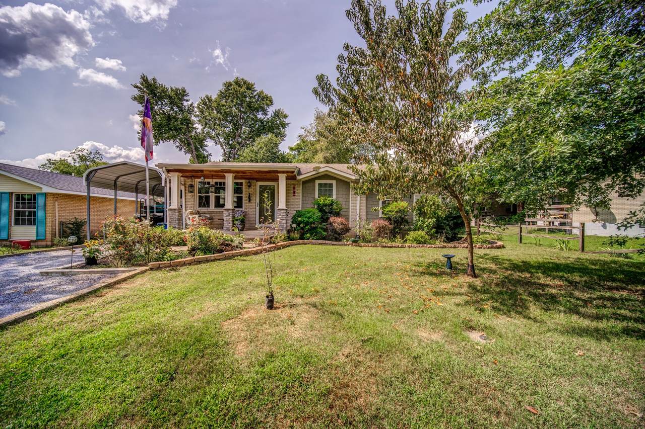 535 Savely Dr - Photo 1