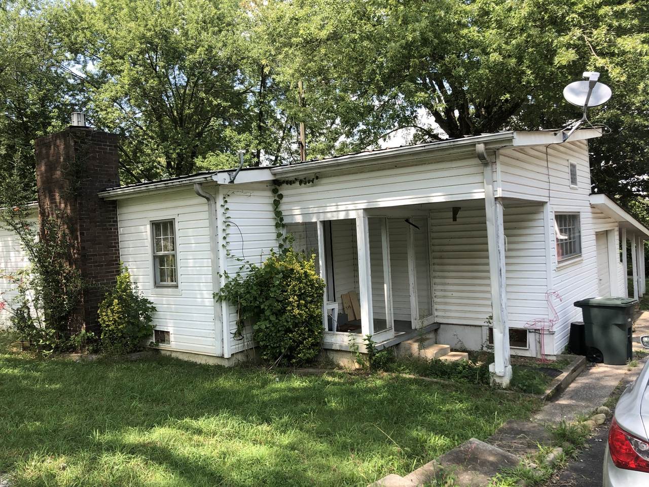 812 College St - Photo 1