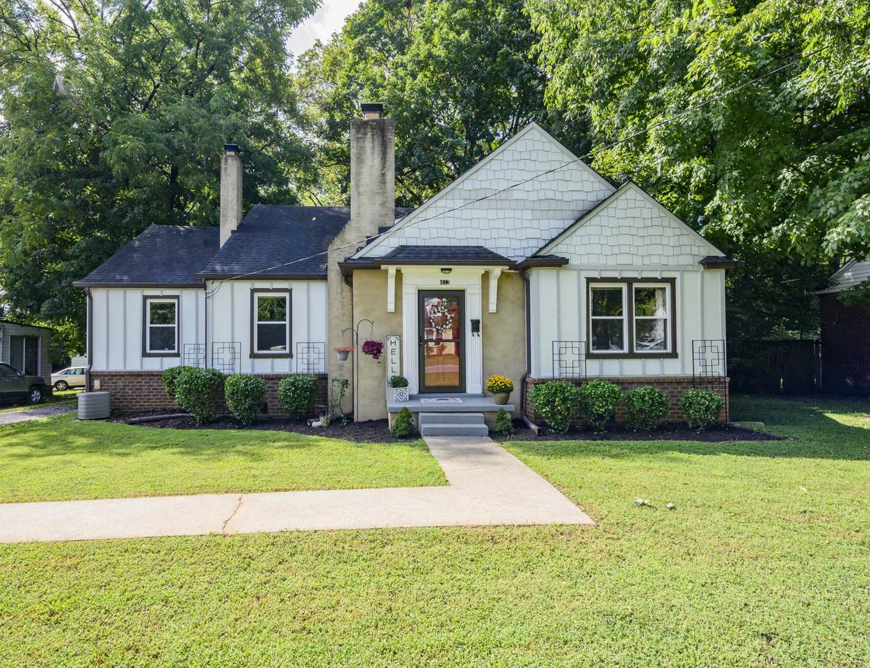 413 W Clark Blvd - Photo 1