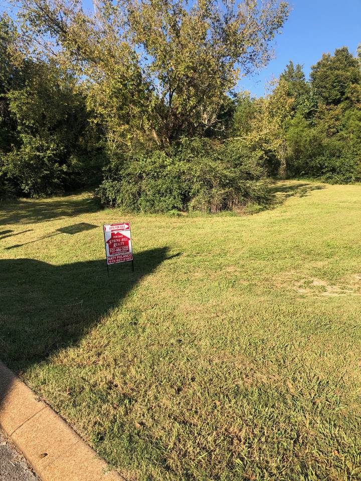 702 Maple Ct - Photo 1