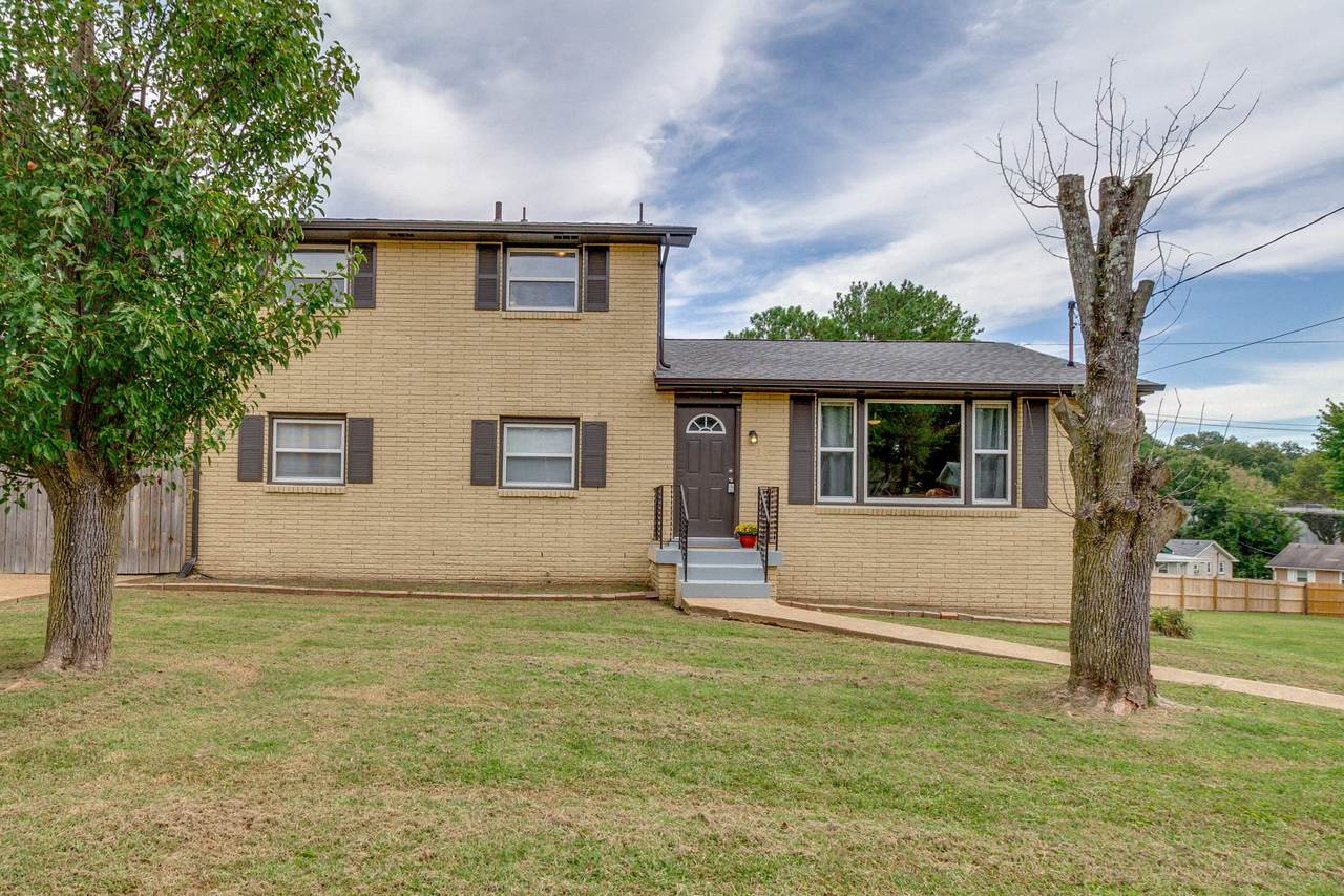3302 Hawkwood Ln - Photo 1