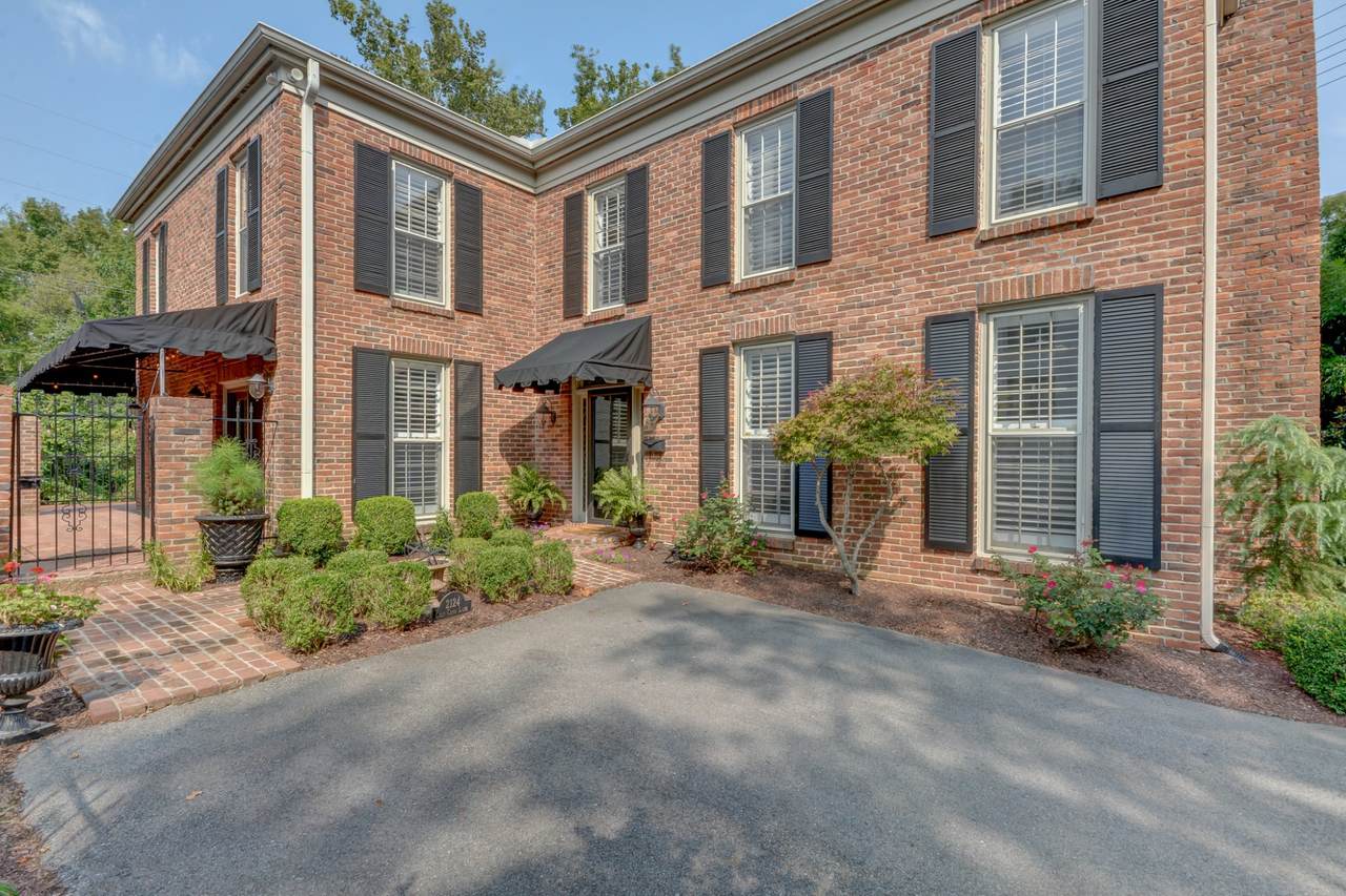 2124 Golf Club Ln - Photo 1