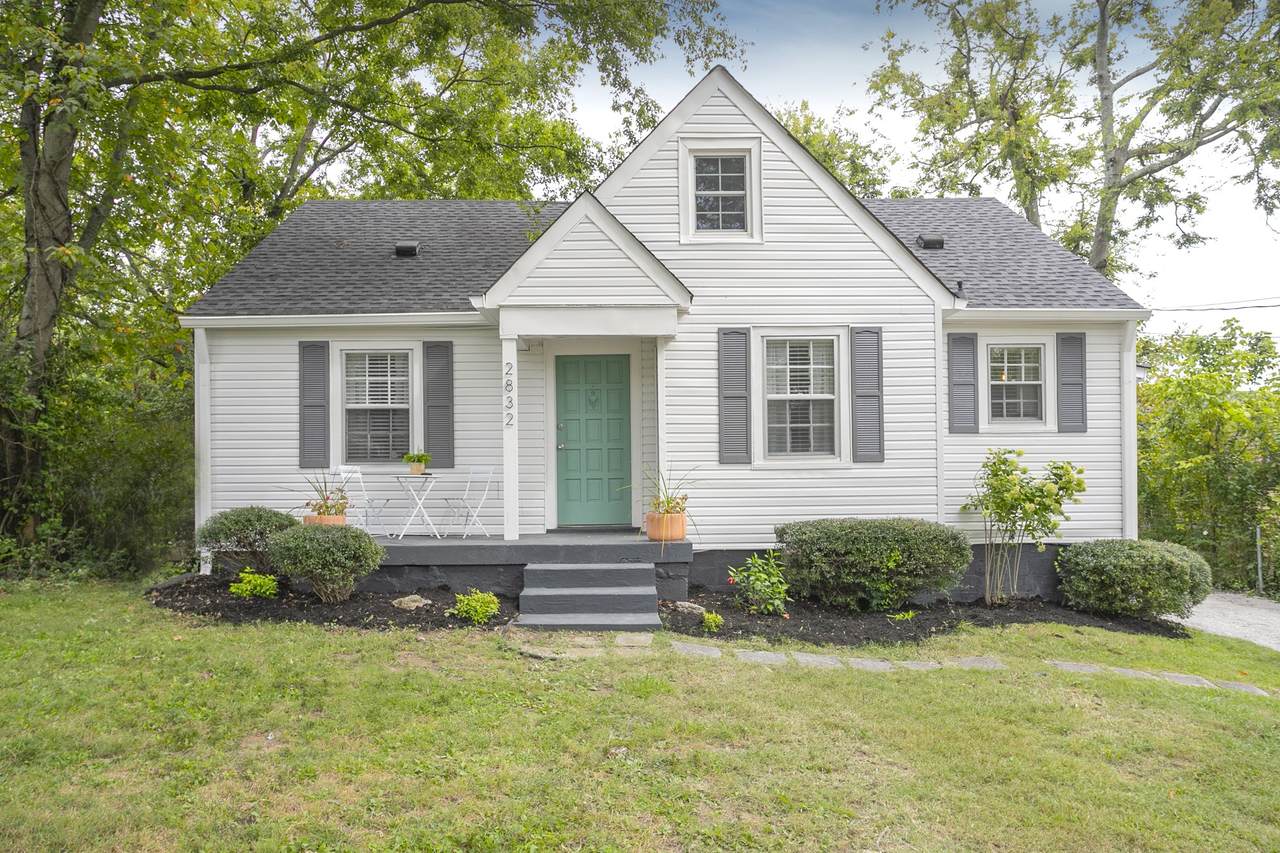 2832 Bronte Ave - Photo 1