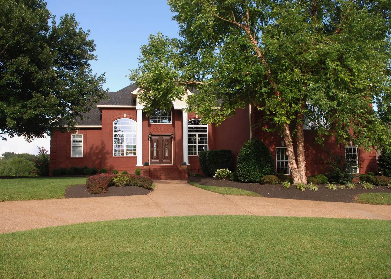 519 Five Oaks Blvd - Photo 1