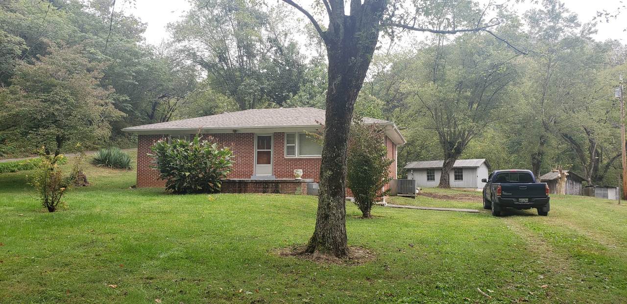 401 Possum Hollow Rd - Photo 1