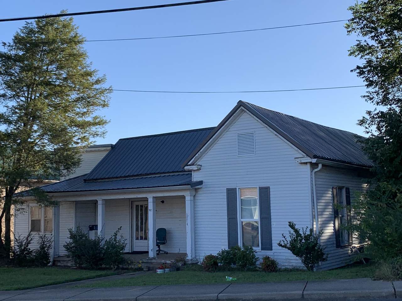 1102 Batts Blvd - Photo 1