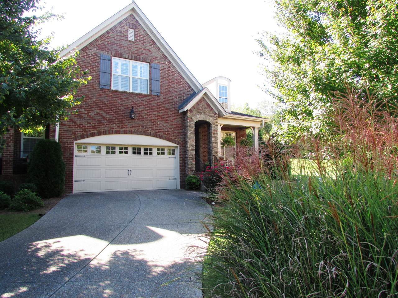 147 Village Cir - Photo 1