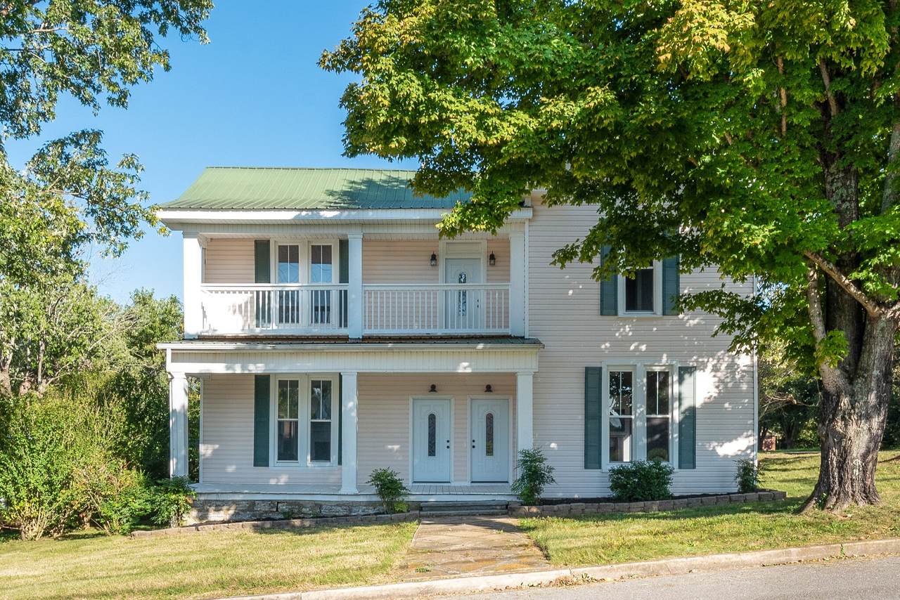 105 Academy Ave - Photo 1