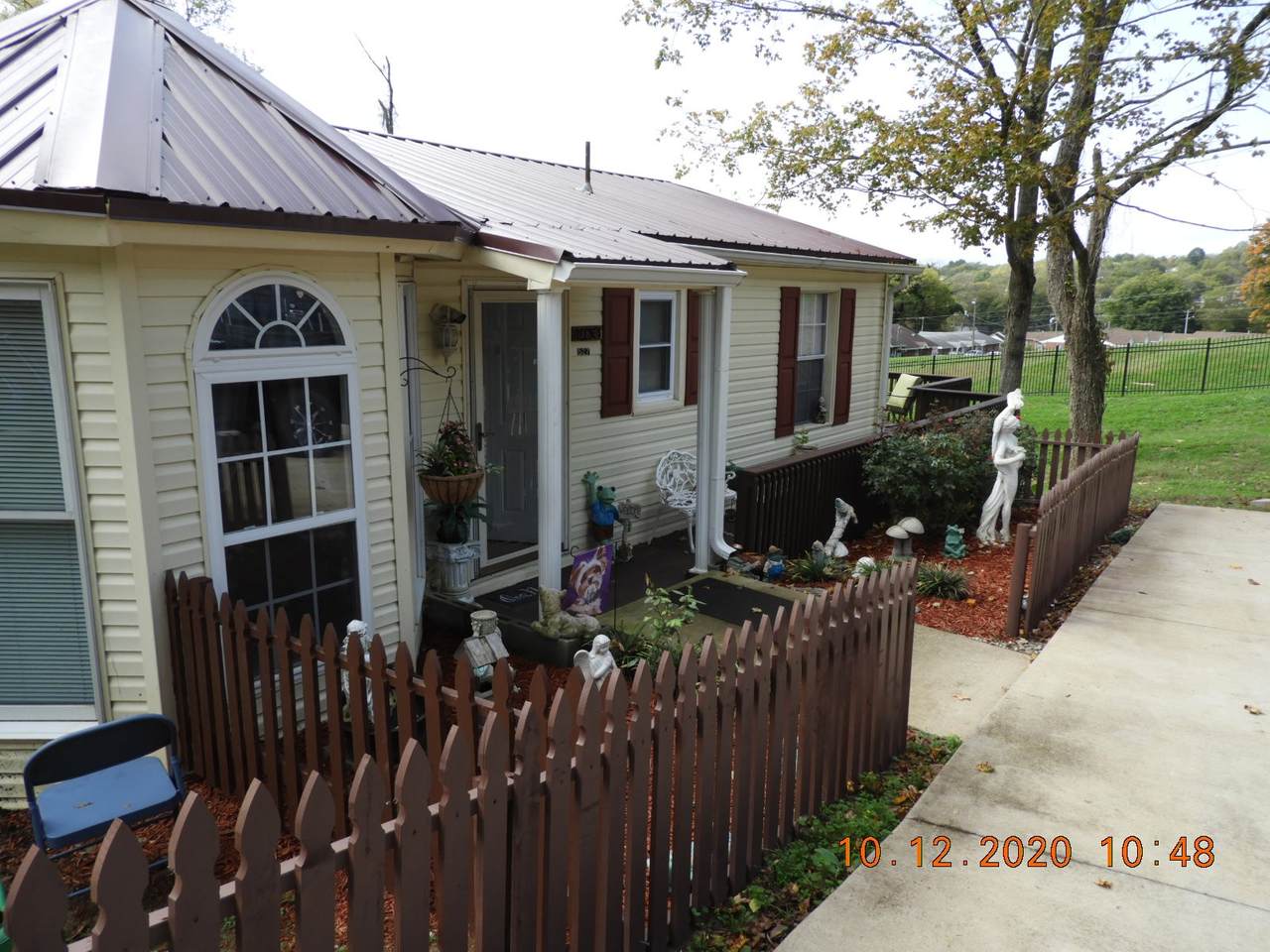 527 E Grigsby St - Photo 1