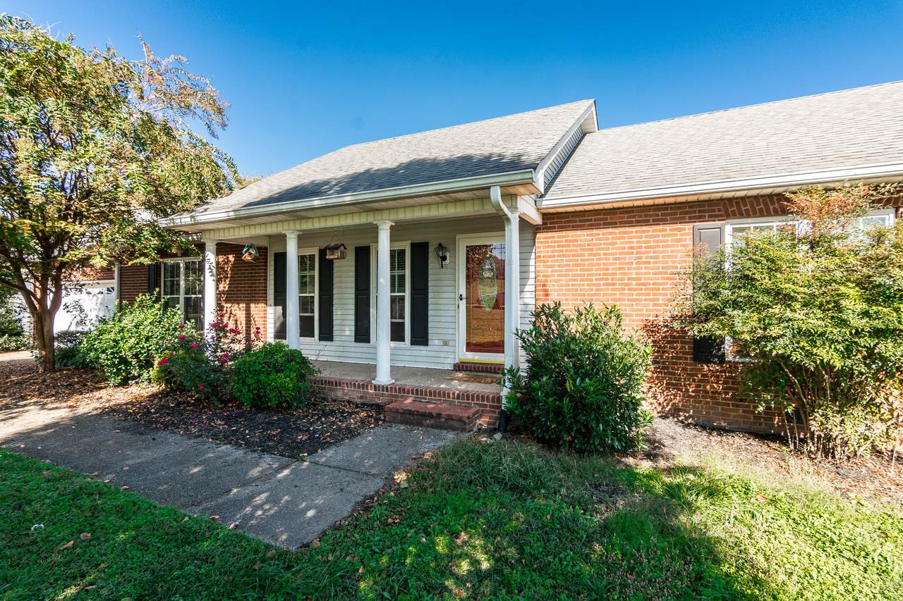 102 Vineyards Ct - Photo 1