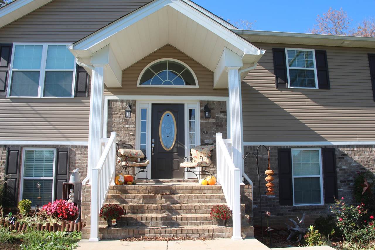 2083 Powell Dr - Photo 1