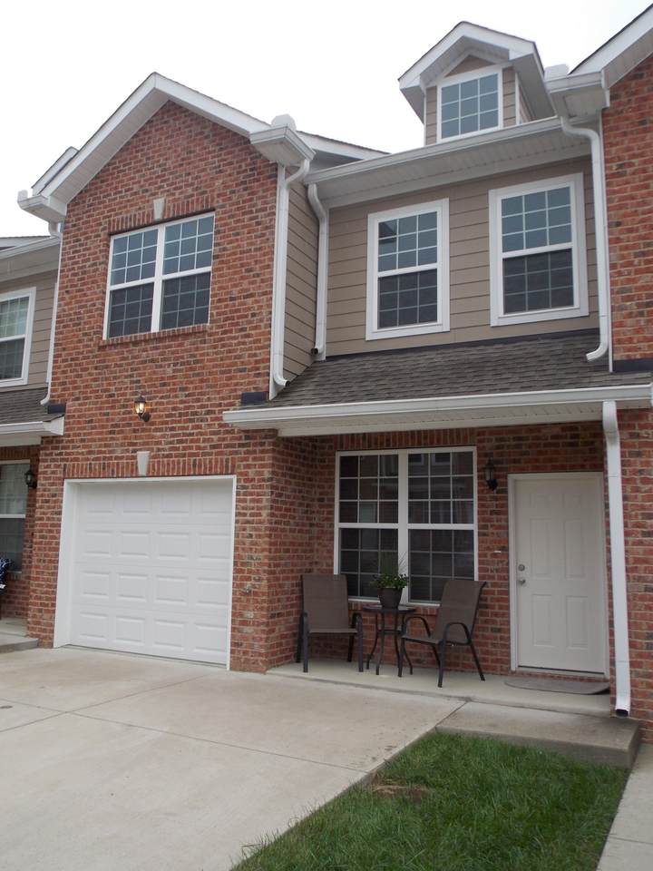 1901 Villa Circle - Photo 1