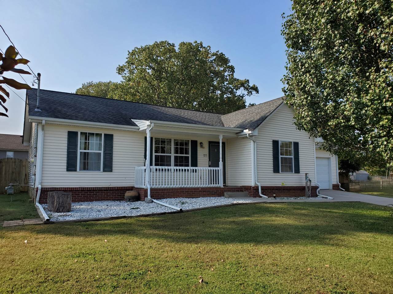 723 Mason Tucker Dr - Photo 1
