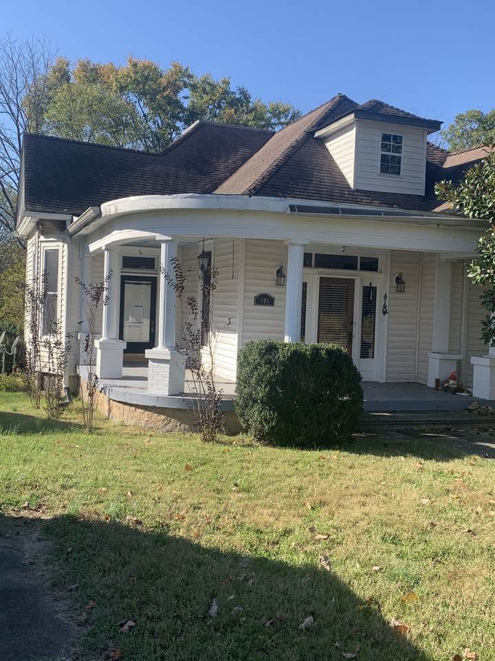 105 N Main St - Photo 1