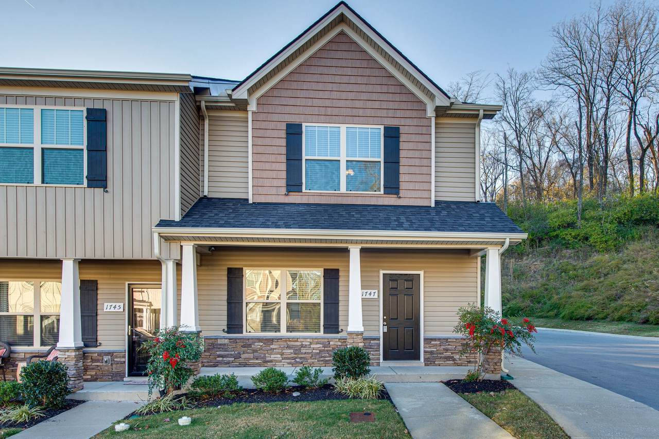 1747 Sprucedale Dr - Photo 1