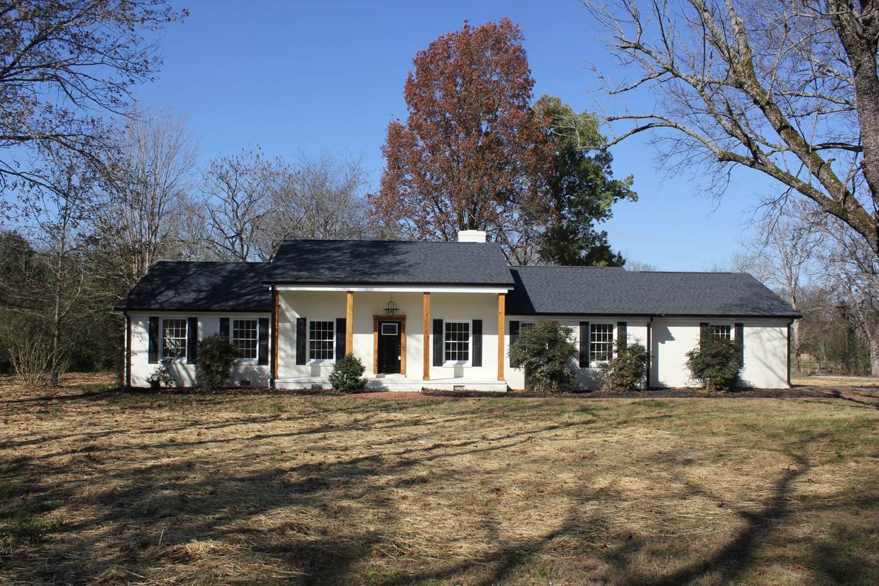 1938 Nashville Hwy - Photo 1