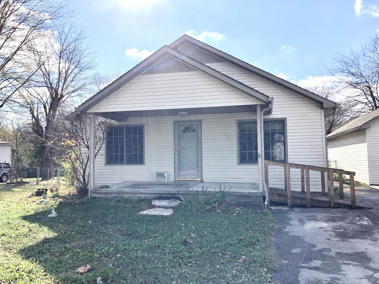 117 W Coffee St - Photo 1