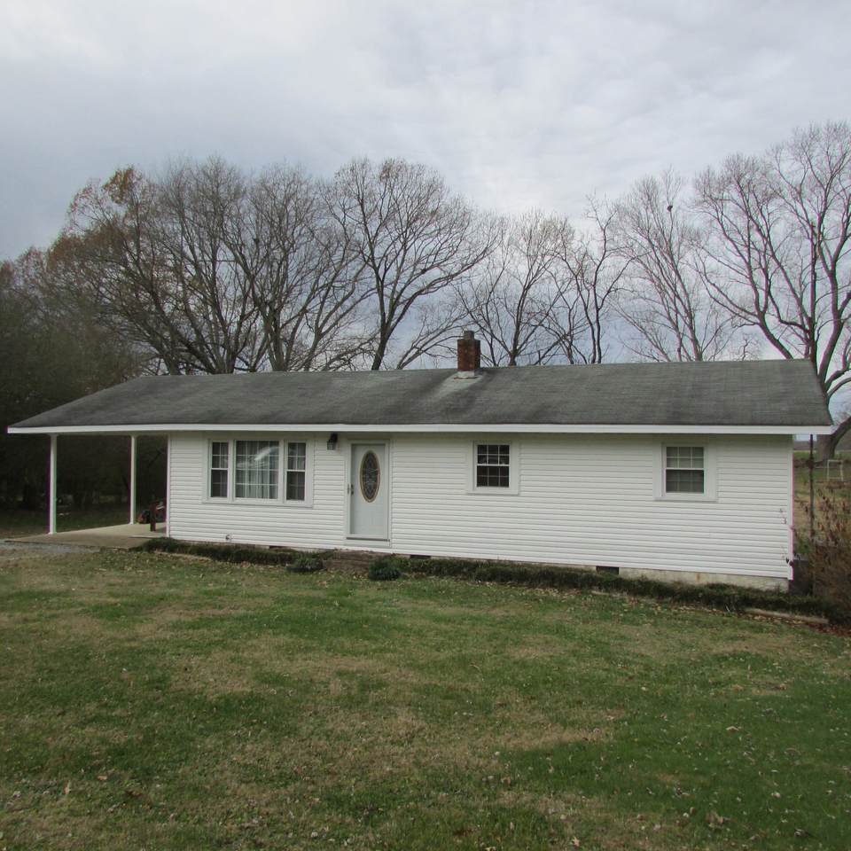 216 Vine Cir - Photo 1
