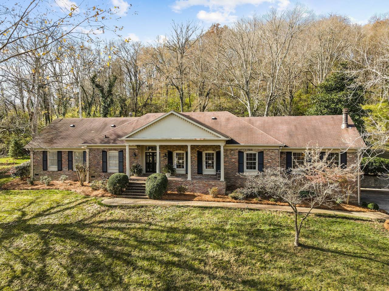 5825 Robert E Lee Dr - Photo 1
