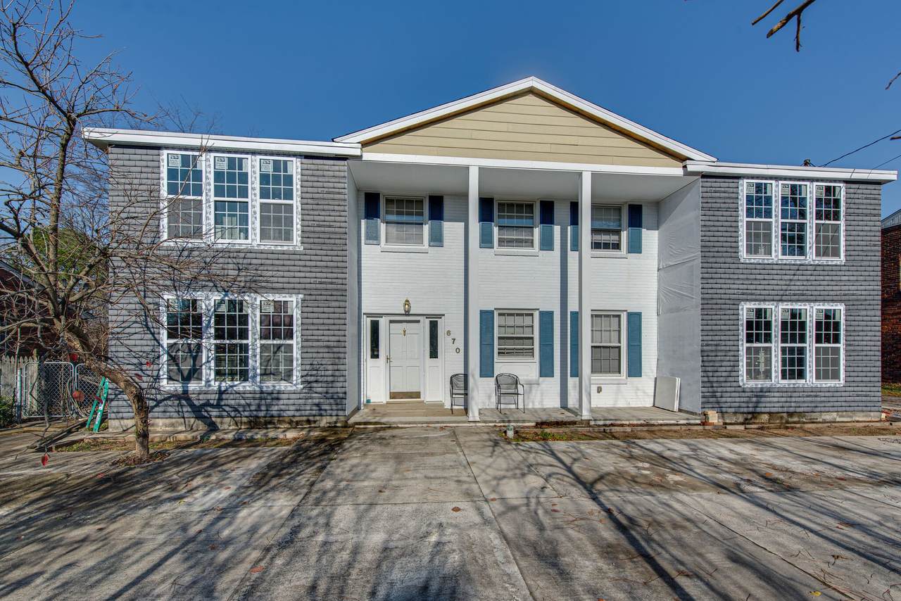 670 Harding Pl - Photo 1
