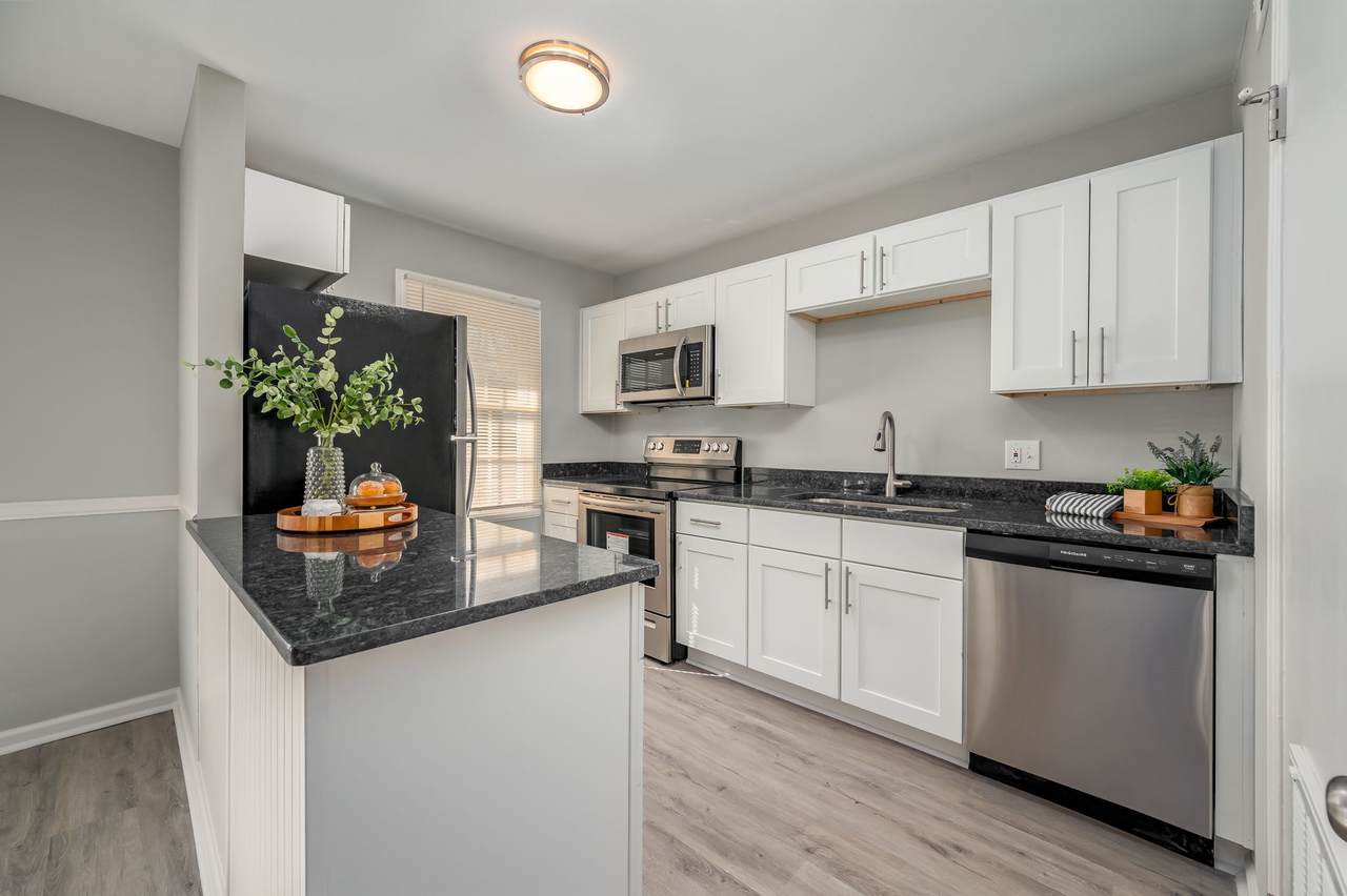 510 Basswood Ave - Photo 1