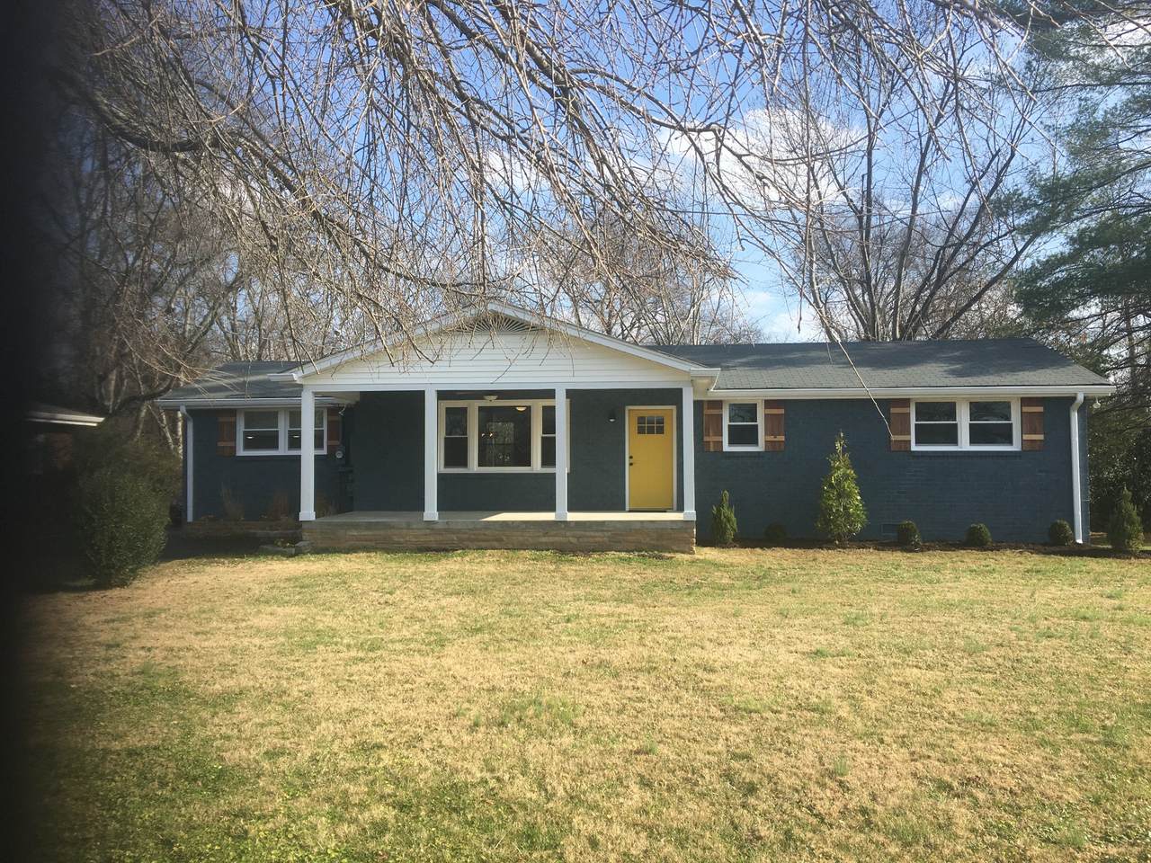 207 Winwood Dr - Photo 1